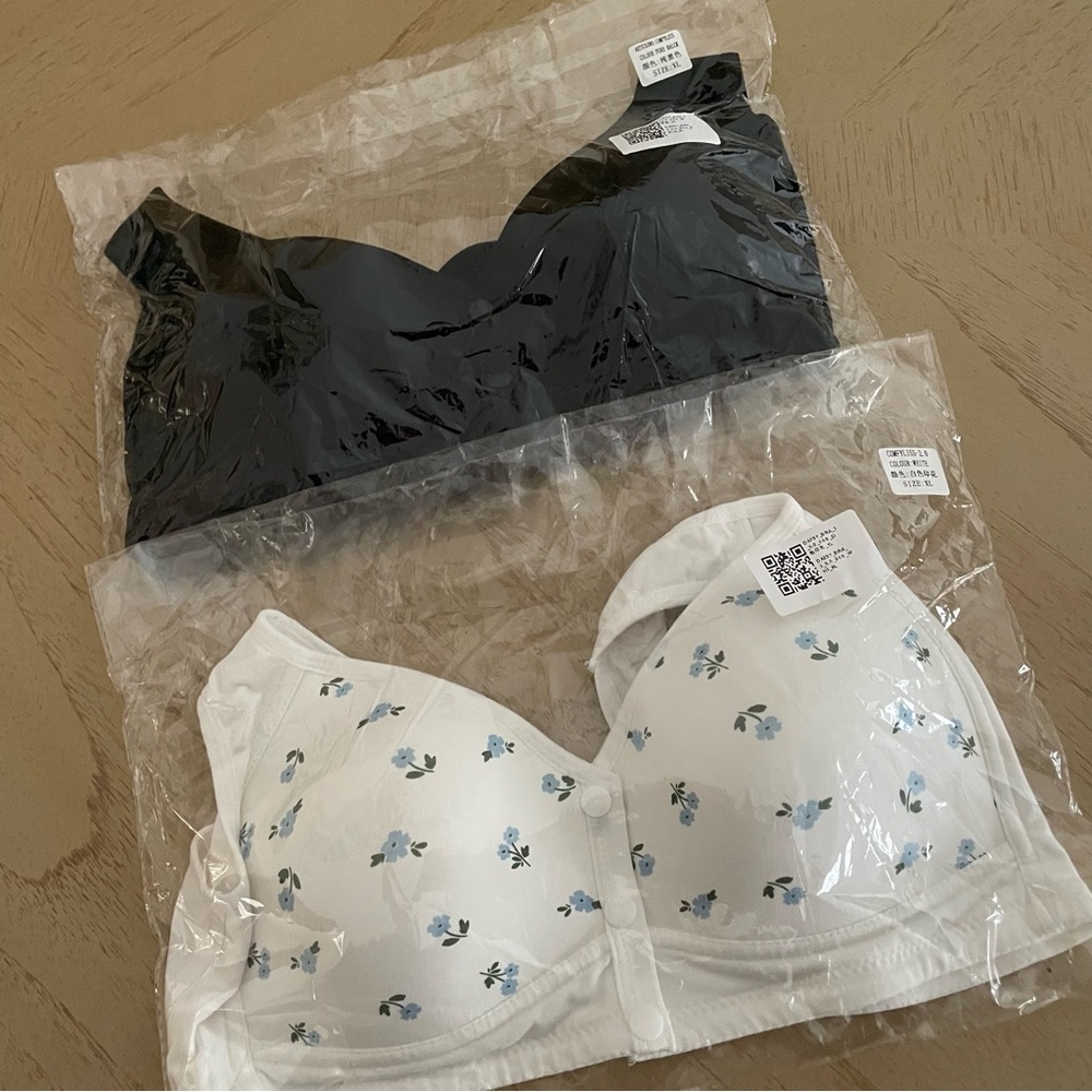 NWT Lot of 2 Daisy Bras XL | Front Snap Floral & Solid Black